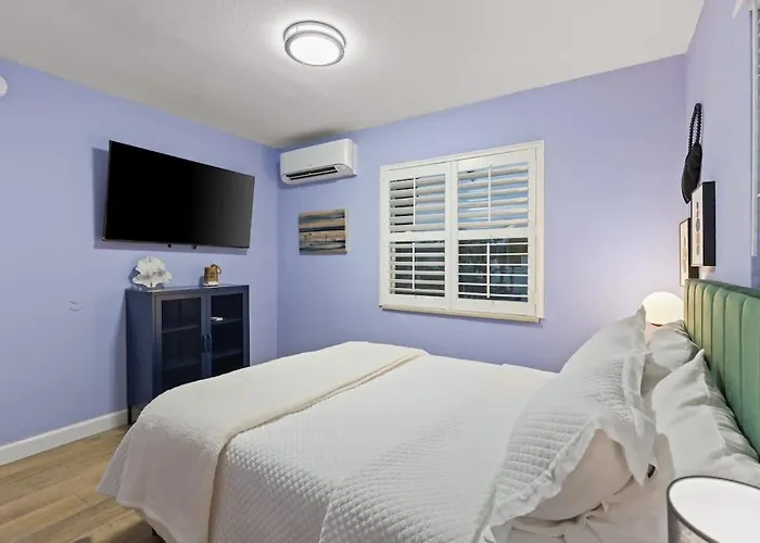 Coconut Grove Villa Clearwater Beach