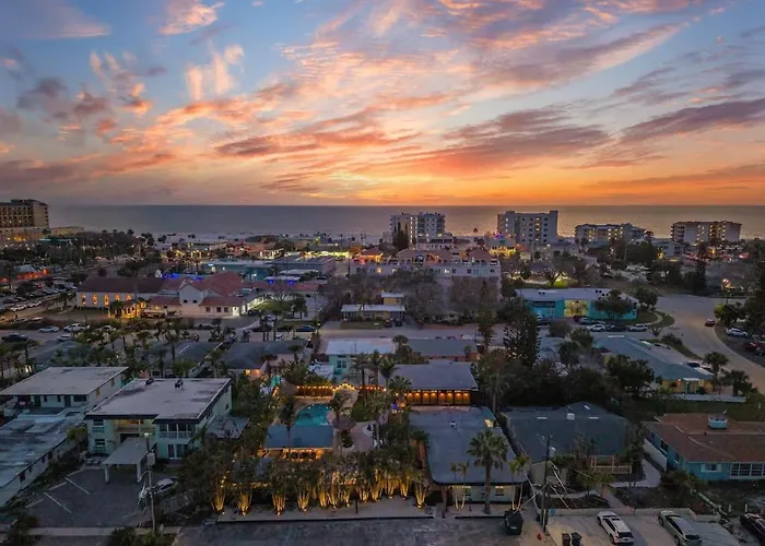 Coconut Grove * Clearwater Beach