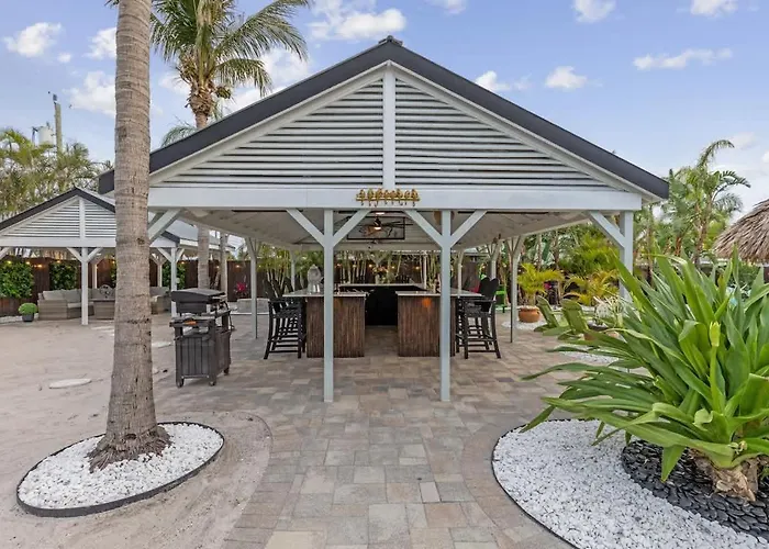 Coconut Grove * Clearwater Beach